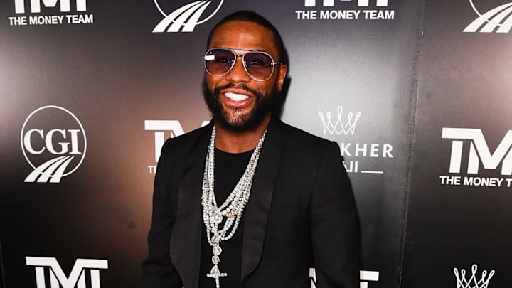 Floyd Mayweather gasta mucho dinero en joyas, sus objetos preferidos 