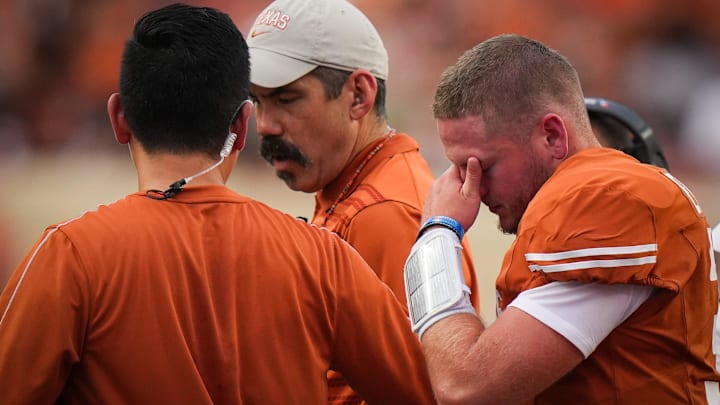 Texas Longhorns quarterback Quinn Ewers (3) leaves the game early in the second quarter of the Longhorns' game against the UTSA Roadrunners
