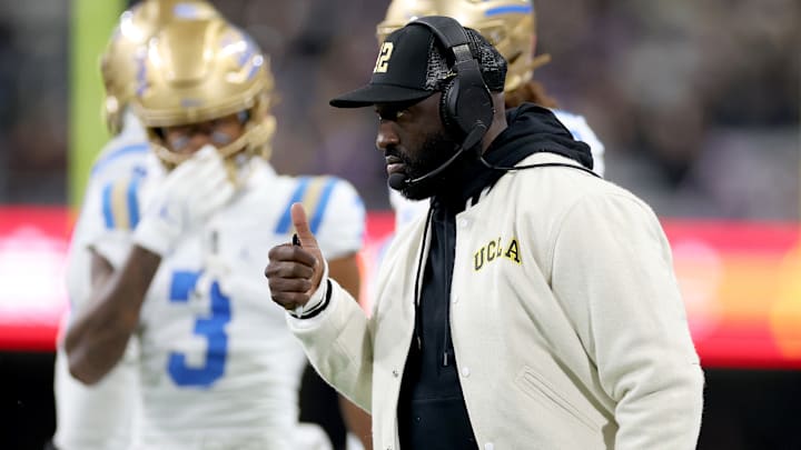 UCLA v Washington