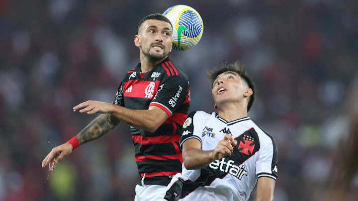 Arrascaeta ou Sforza: qual dos gringos vai levar a melhor no primeiro Clássico dos Milhões de 2025?