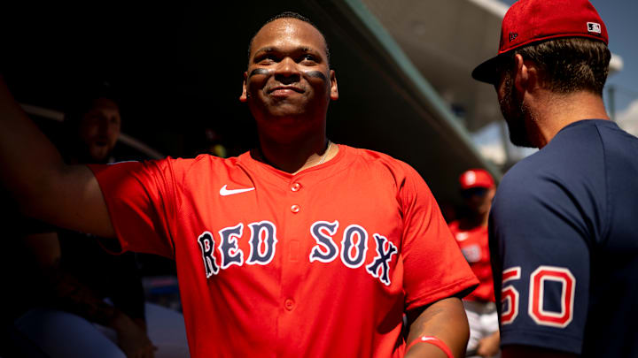 Devers ha tenido problemas con el ajuste en su swing en la pretemporada 