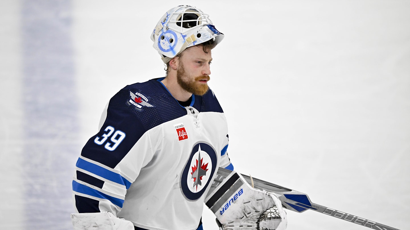 Sharks' Laurent Brossoit Makes First Start In Nearly Two Years