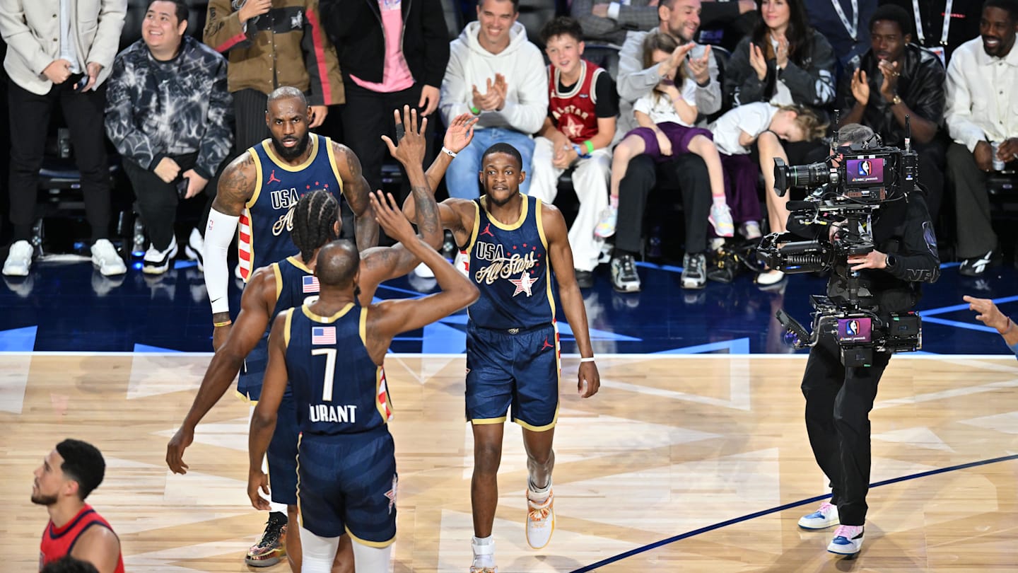 Spurs' De'Aaron Fox Hits 3-Point Winner at All-Star Game