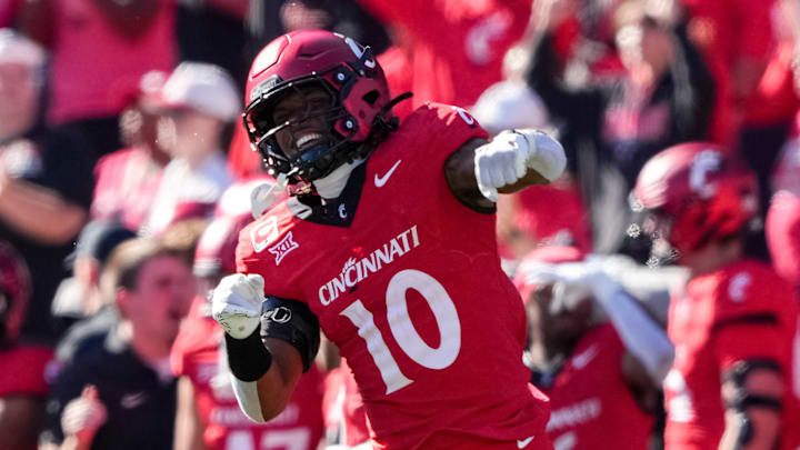 Cincinnati Bearcats defensive back Derrick Canteen (10)
