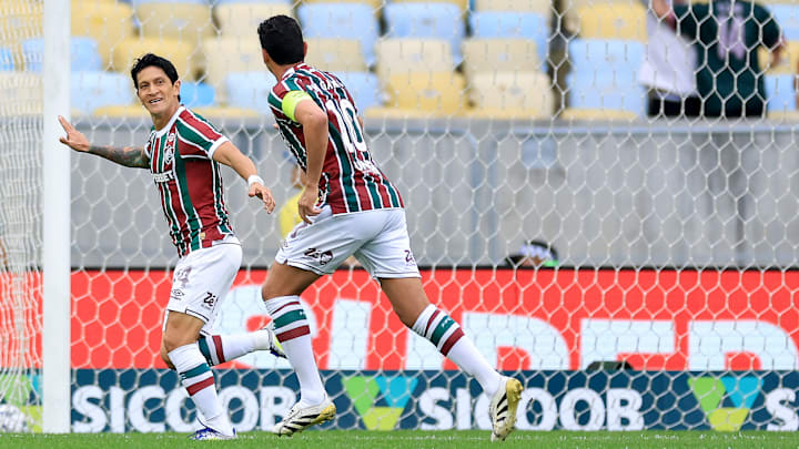 Cano fez um dos gols do Flu no Maracanã Cano fez um dos gols do Flu no Maracanã