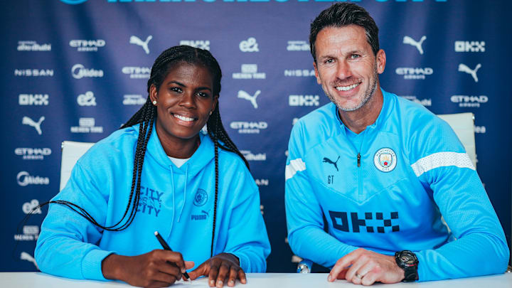 Khadija Shaw has signed a Man City extension