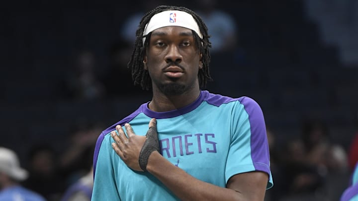 Mar 25, 2025; Charlotte, North Carolina, USA;  Charlotte Hornets center Mark Williams (5) warms up before the game against the Orlando Magic at the Spectrum Center. Mandatory Credit: Sam Sharpe-Imagn Images