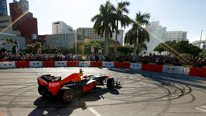 Red Bull realizó un espectáculo de presentación del circuito