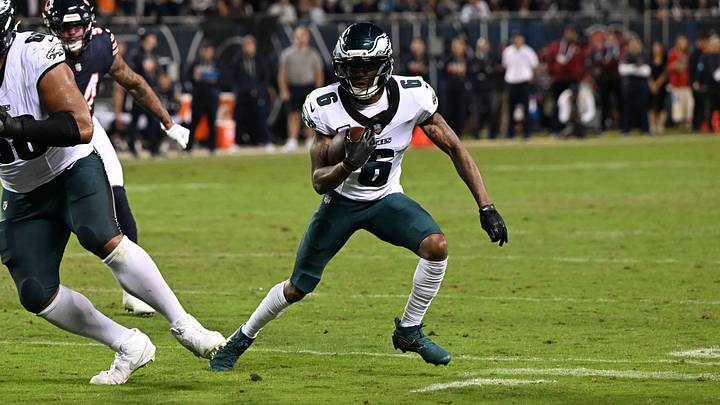 Sep 28, 2026; Chicago, Illinois, USA; Philadelphia Eagles wide receiver DeVonta Smith (6) runs with the ball during the second half against the Chicago Bears at Soldier Field. Mandatory Credit: Matt Marton-Imagn Images Sep 28, 2026; Chicago, Illinois, USA; Philadelphia Eagles wide receiver DeVonta Smith (6) runs with the ball during the second half against the Chicago Bears at Soldier Field. Mandatory Credit: Matt Marton-Imagn Images