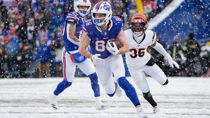 Dec 7, 2025; Orchard Park, New York, USA; Buffalo Bills tight end Dalton Kincaid (86) runs the ball in the fourth quarter against the Cincinnati Bengals at Highmark Stadium.
