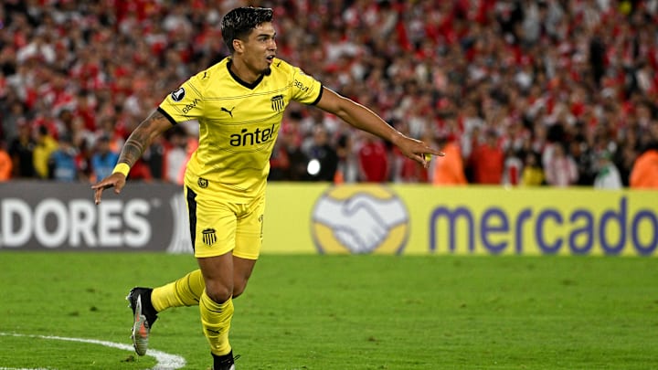 Arezo não está nos planos do Grêmio para o futuro 