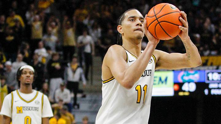 Trent Pierce shoots free throws vs Florida Trent Pierce shoots free throws vs Florida
