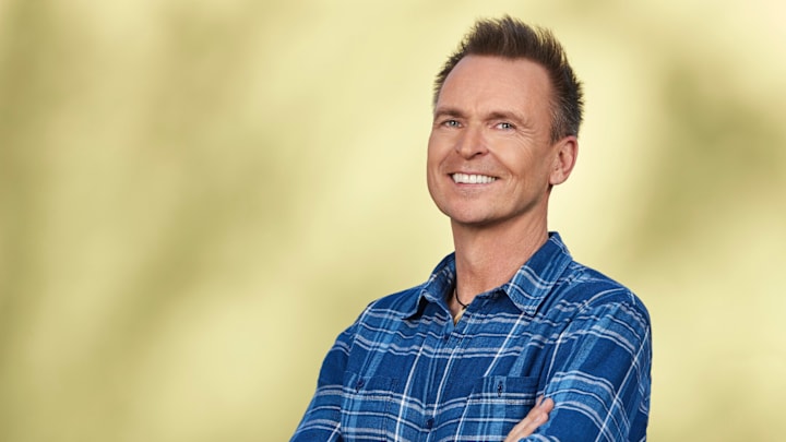 Phil Keoghan hosts the CBS Original Series THE AMAZING RACE, on the CBS Television Network. Photo: Yuri Hasegawa/CBS ©2024 CBS Broadcasting, Inc. All Rights Reserved.