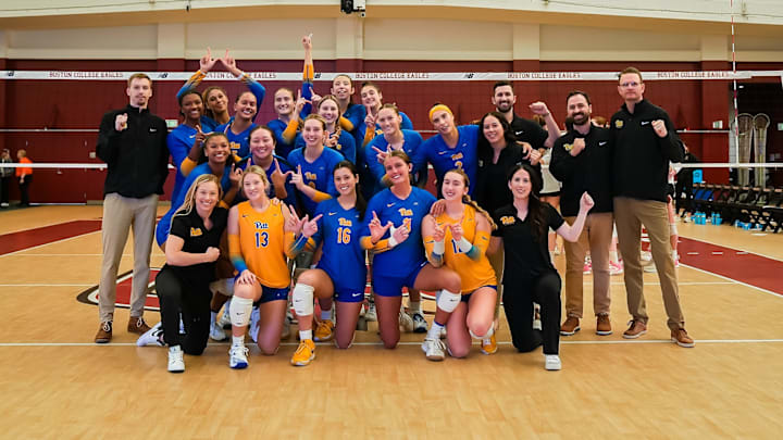 Pitt Volleyball Celebrates their win vs. Boston College