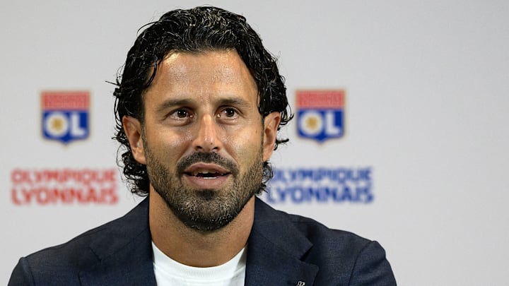 Fabio Grosso serait toujours sous contrat avec l'OL. Fabio Grosso serait toujours sous contrat avec l'OL.