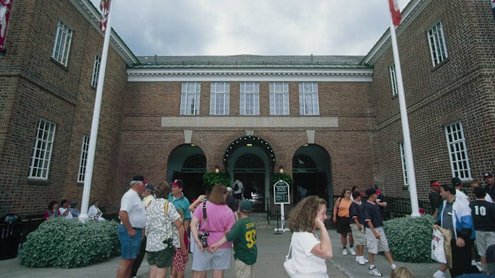 Miles de aficionados llegan cada año al Salón de la Fama del Béisbol, que está ubicado en Cooperstown 