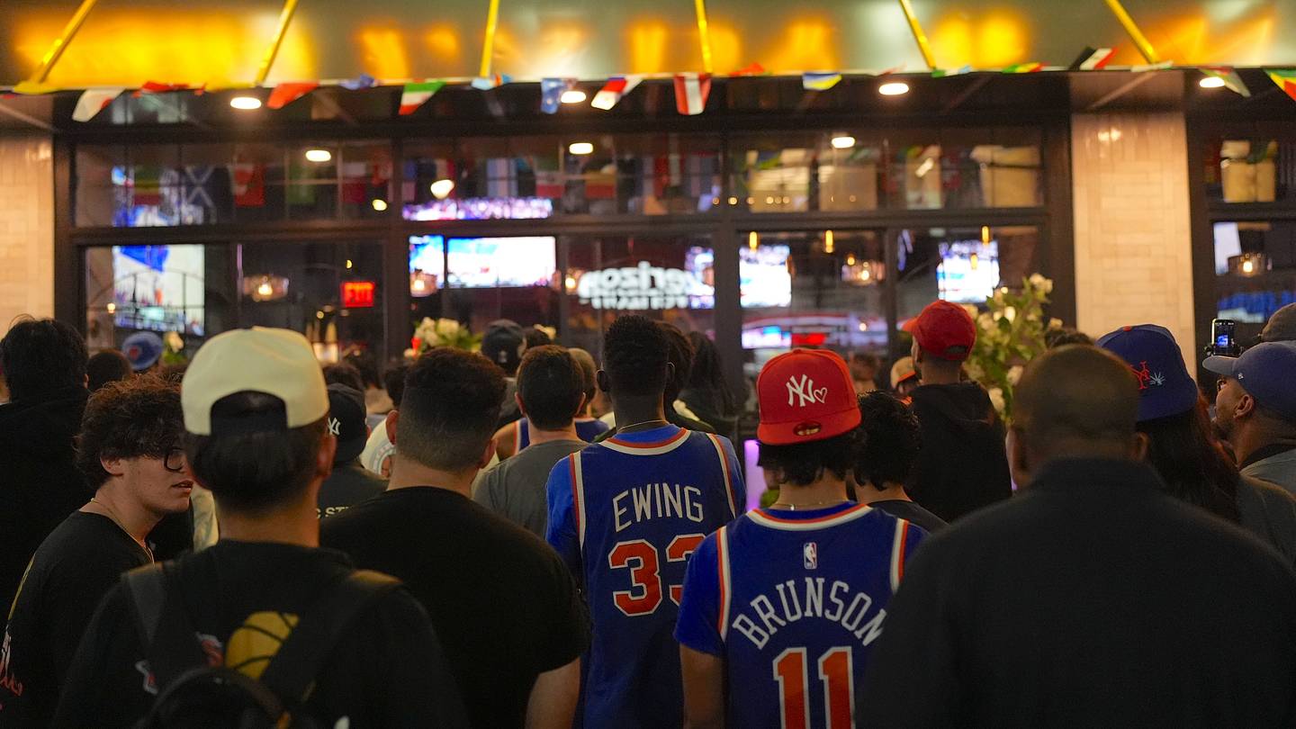 SI:AM | My Night at the Epicenter of Knicks Fever