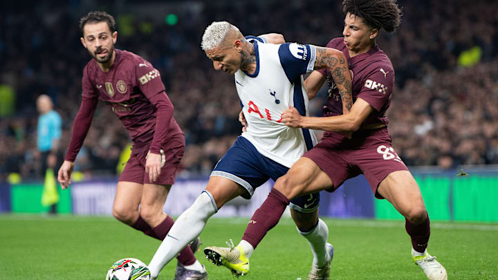 Richarlison marcou dois gols na estreia da Premier League