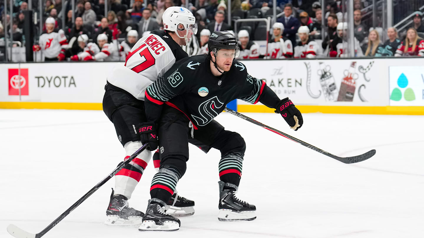 Maple Leafs should try to acquire this Kraken forward who got away