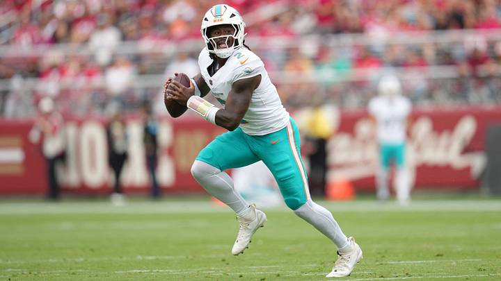Sep 20, 2026; Santa Clara, California, USA; Miami Dolphins quarterback Malik Willis (2) scrambles against the San Francisco 49ers in the first half at Levi's Stadium. Mandatory Credit: Cary Edmondson-Imagn Images Sep 20, 2026; Santa Clara, California, USA; Miami Dolphins quarterback Malik Willis (2) scrambles against the San Francisco 49ers in the first half at Levi's Stadium. Mandatory Credit: Cary Edmondson-Imagn Images