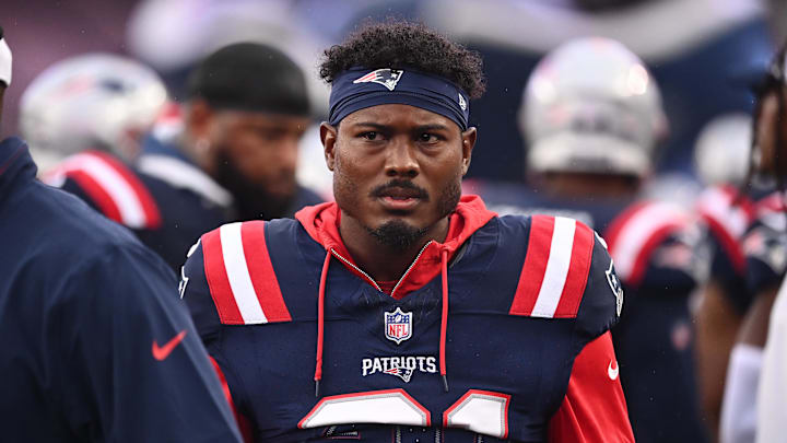 August 8, 2024; Foxborough, MA, USA; New England Patriots cornerback Jonathan Jones (31) on the sideline during the first half against the Carolina Panthers at Gillette Stadium. Mandatory Credit: Eric Canha-Imagn Images August 8, 2024; Foxborough, MA, USA; New England Patriots cornerback Jonathan Jones (31) on the sideline during the first half against the Carolina Panthers at Gillette Stadium. Mandatory Credit: Eric Canha-Imagn Images