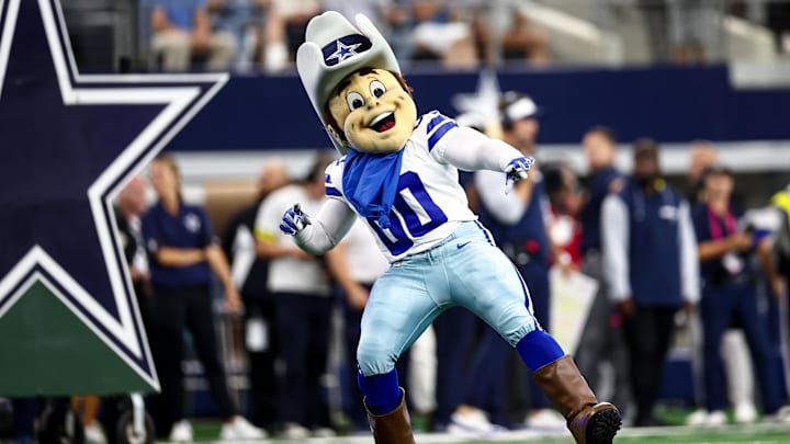 Dallas Cowboys mascot Rowdy before the game against the Baltimore Ravens.