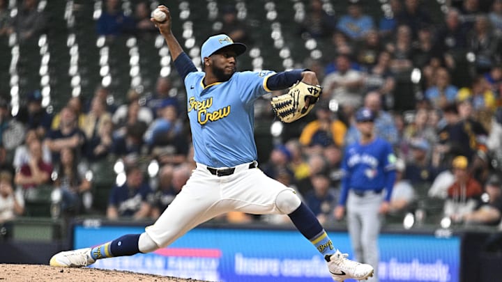 Milwaukee Brewers relief pitcher Enoli Paredes