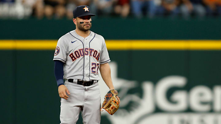 Los Astros colocaron el jueves a José Altuve en lista de lesionados 