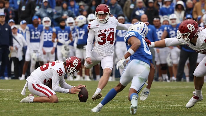 Oklahoma kicker Zach Schmit
