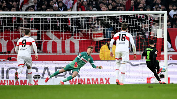 VfB Stuttgart v VfL Wolfsburg