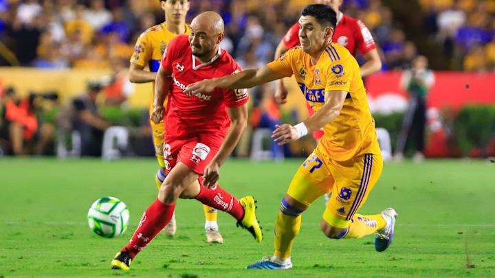 El paraguayo Carlos González de Toluca y Jesús Angulo de Tigres en los cuartos de Ida.