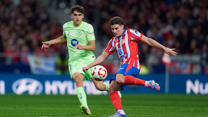 Julián Álvarez podría pasar del Atlético de Madrid al FC Barcelona en el futuro Julián Álvarez podría pasar del Atlético de Madrid al FC Barcelona en el futuro