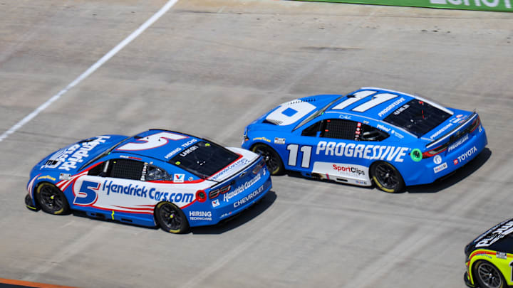 Kyle Larson, Hendrick Motorsports, Denny Hamlin, Joe Gibbs Racing, Bristol Motor Speedway, NASCAR Kyle Larson, Hendrick Motorsports, Denny Hamlin, Joe Gibbs Racing, Bristol Motor Speedway, NASCAR