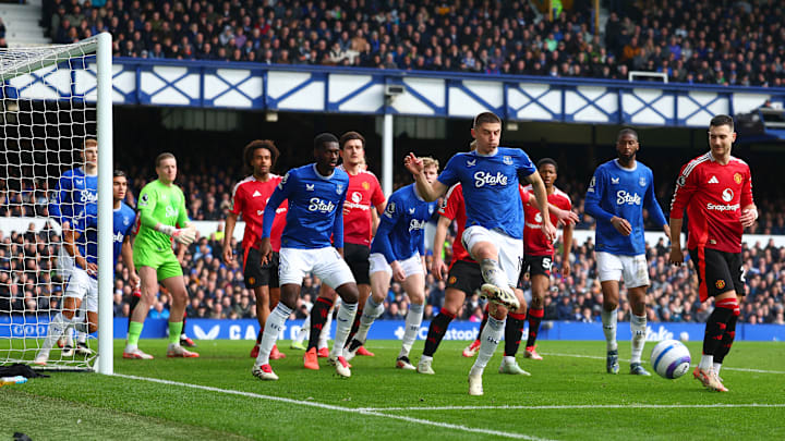 Everton FC v Manchester United FC - Premier League