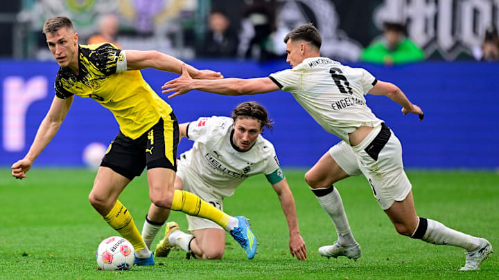 FBL-GER-BUNDESLIGA-MOENCHENGLADBACH-DORTMUND
