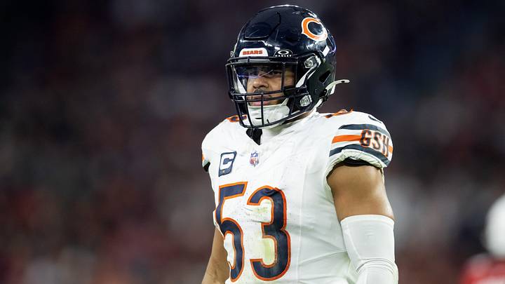 Nov 3, 2024; Glendale, Arizona, USA; Chicago Bears linebacker T.J. Edwards (53) against the Arizona Cardinals at State Farm Stadium. Mandatory Credit: Mark J. Rebilas-Imagn Images