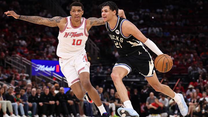 Apr 1, 2026; Houston, Texas, USA; Milwaukee Bucks forward Ousmane Dieng (21) dribbles the ball as Houston Rockets forward Jabari Smith Jr. (10) defends during the fourth quarter at Toyota Center. Mandatory Credit: Troy Taormina-Imagn Images Apr 1, 2026; Houston, Texas, USA; Milwaukee Bucks forward Ousmane Dieng (21) dribbles the ball as Houston Rockets forward Jabari Smith Jr. (10) defends during the fourth quarter at Toyota Center. Mandatory Credit: Troy Taormina-Imagn Images