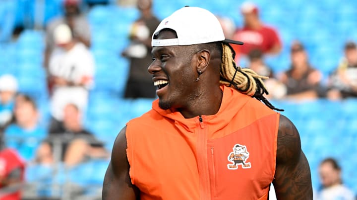 Aug 8, 2025; Charlotte, North Carolina, USA; Cleveland Browns tight end David Njoku (85) before the game at Bank of America Stadium. Mandatory Credit: Bob Donnan-Imagn Images