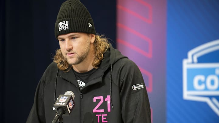 Tyler Warren addresses the media at the combine. He was mock-drafted to the Bears by Mel Kiper and would provide versatility. Tyler Warren addresses the media at the combine. He was mock-drafted to the Bears by Mel Kiper and would provide versatility.