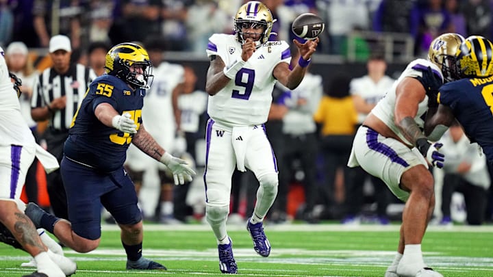 Jan 8, 2024; Houston, TX, USA; Washington Huskies quarterback Michael Penix Jr. (9) throws a pass