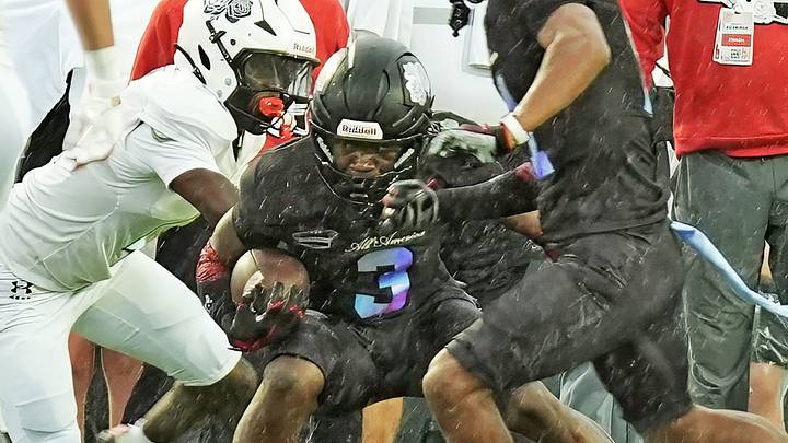 The Florida Gators are back in the running for five-star wide receiver Easton Royal.