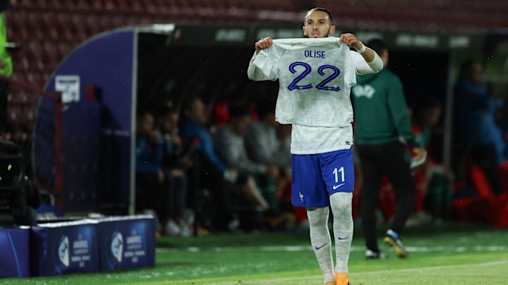 Les Bleuets ont pu dédier ce succès à Michael Olise.