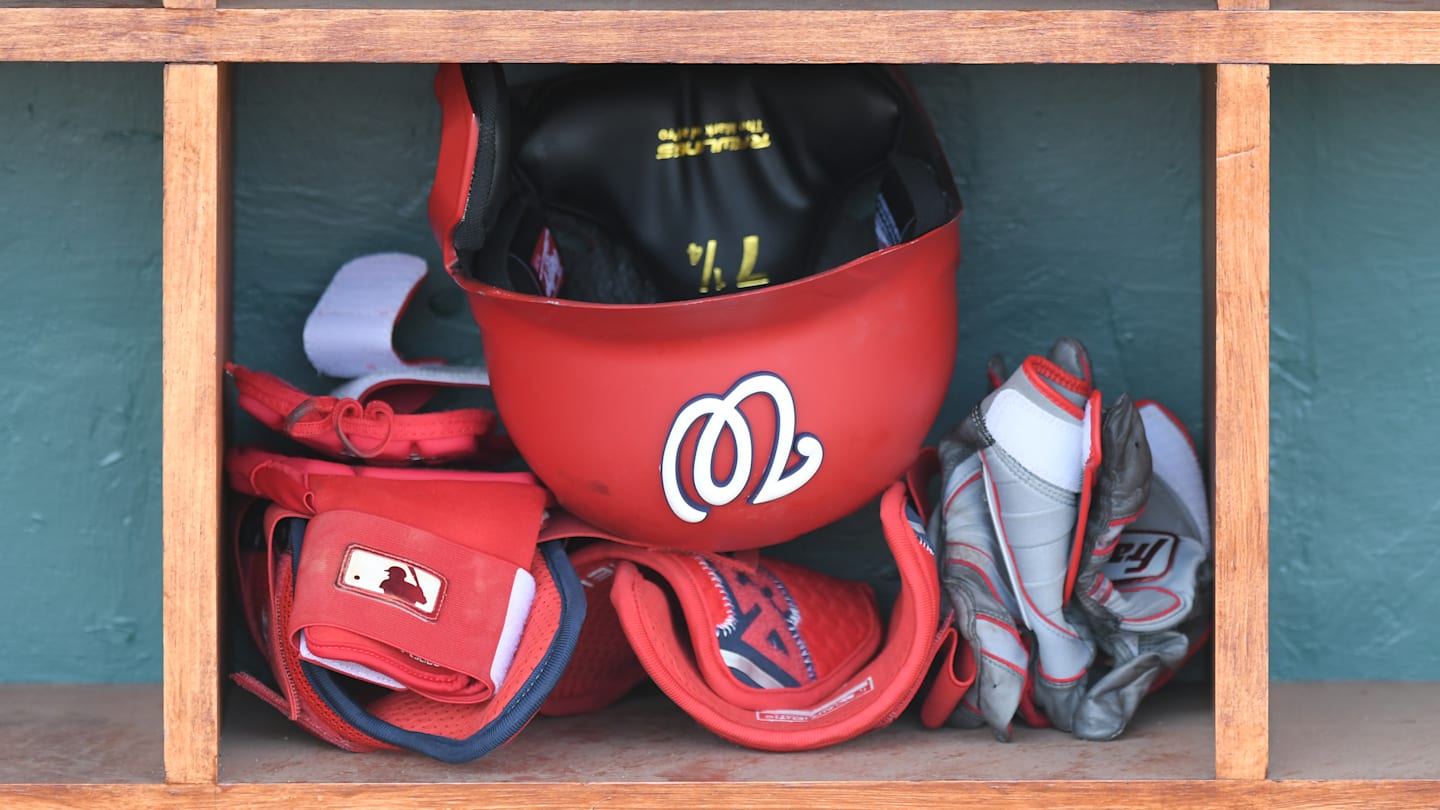 Nationals ink former international prospect of division rival to minor league deal