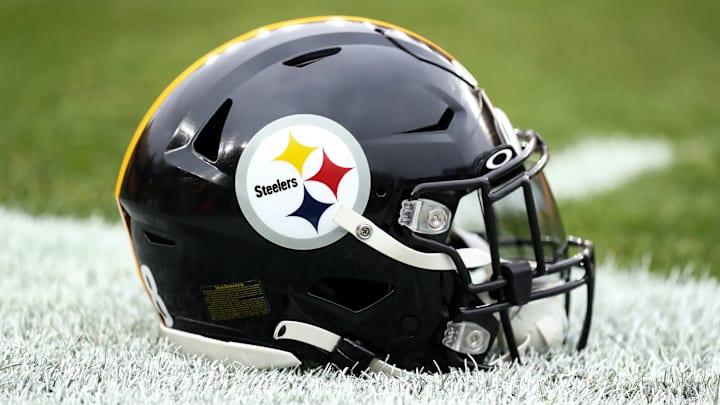 Tennessee Titans v Pittsburgh Steelers