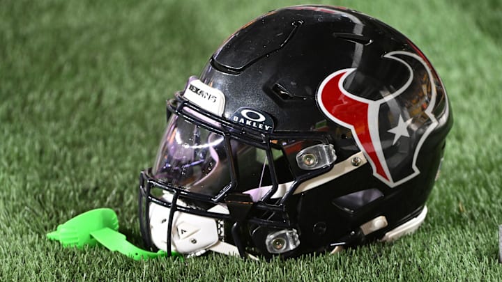 Aug 9, 2024; Pittsburgh, Pennsylvania, USA; A Houston Texans helmet sits on the sidelines during the 4th quarter against the Pittsburgh Steelers at Acrisure Stadium. Mandatory Credit: Barry Reeger-Imagn Images Aug 9, 2024; Pittsburgh, Pennsylvania, USA; A Houston Texans helmet sits on the sidelines during the 4th quarter against the Pittsburgh Steelers at Acrisure Stadium. Mandatory Credit: Barry Reeger-Imagn Images