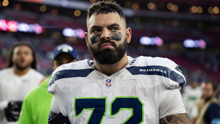 Dec 8, 2024; Glendale, Arizona, USA; Seattle Seahawks offensive tackle Abraham Lucas (72) against the Arizona Cardinals at State Farm Stadium. Dec 8, 2024; Glendale, Arizona, USA; Seattle Seahawks offensive tackle Abraham Lucas (72) against the Arizona Cardinals at State Farm Stadium.