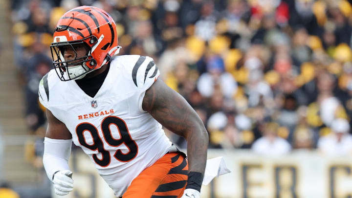 Nov 16, 2025; Pittsburgh, Pennsylvania, USA; Cincinnati Bengals defensive end Myles Murphy (99) runs on the field against the Pittsburgh Steelers during the first half at Acrisure Stadium. Mandatory Credit: Charles LeClaire-Imagn Images Nov 16, 2025; Pittsburgh, Pennsylvania, USA; Cincinnati Bengals defensive end Myles Murphy (99) runs on the field against the Pittsburgh Steelers during the first half at Acrisure Stadium. Mandatory Credit: Charles LeClaire-Imagn Images