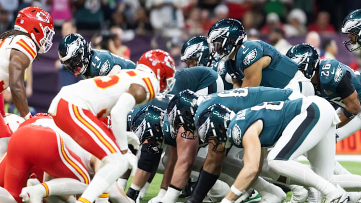 Jalen Hurts and the Eagles line up for a tush push against the Chiefs in Super Bowl LIX.