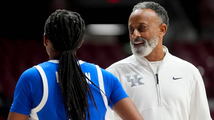 Jan 8, 2026; Tuscaloosa, AL, USA; Kentucky head coach Kenny Brooks talks to Kentucky guard Tonie Morgan (5) during a timeout at Coleman Coliseum. Mandatory Credit: Gary Cosby Jr.-Tuscaloosa News Jan 8, 2026; Tuscaloosa, AL, USA; Kentucky head coach Kenny Brooks talks to Kentucky guard Tonie Morgan (5) during a timeout at Coleman Coliseum. Mandatory Credit: Gary Cosby Jr.-Tuscaloosa News