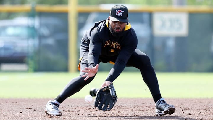 Feb 14, 2025; Bradenton, FL, USA;  Pittsburgh Pirates shortstop Liover Peguero (31) during spring training workouts at Pirate City. Mandatory Credit: Kim Klement Neitzel-Imagn Images